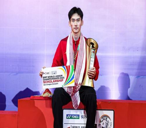 新版林丹来了！国羽又一18岁新星崛起夺冠：奥运冠军助他蜕变