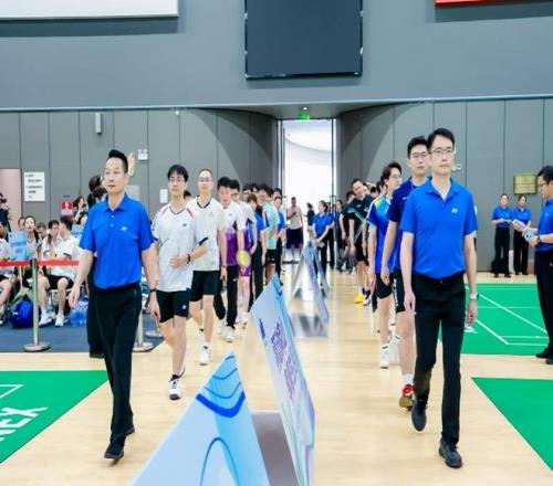 “以球聚力”构建企业服务新生态，南山羽超“绽放杯”开赛